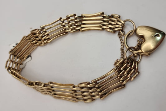 Padlock gate bracelet