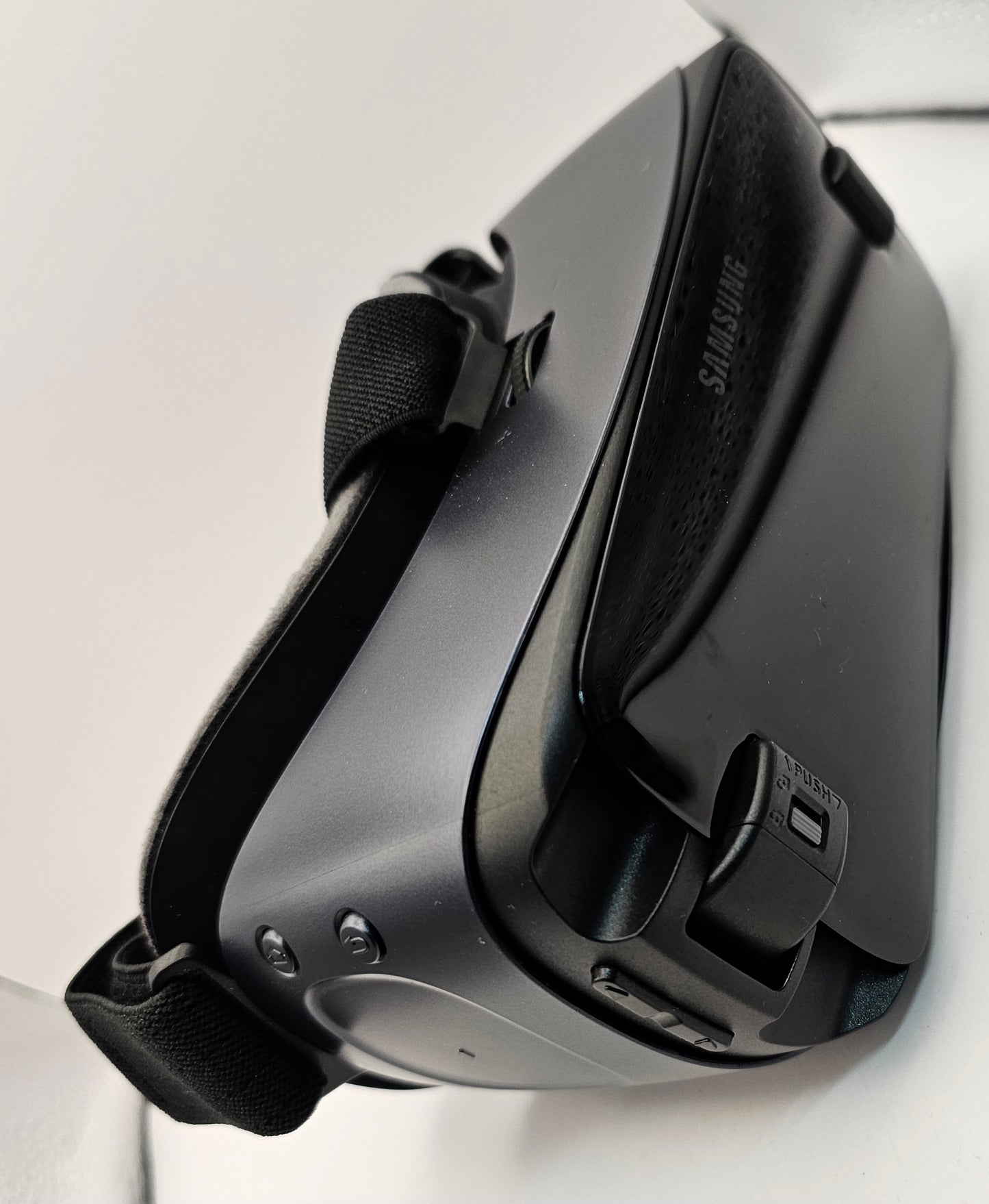 Samsung Gear VR headset with controller