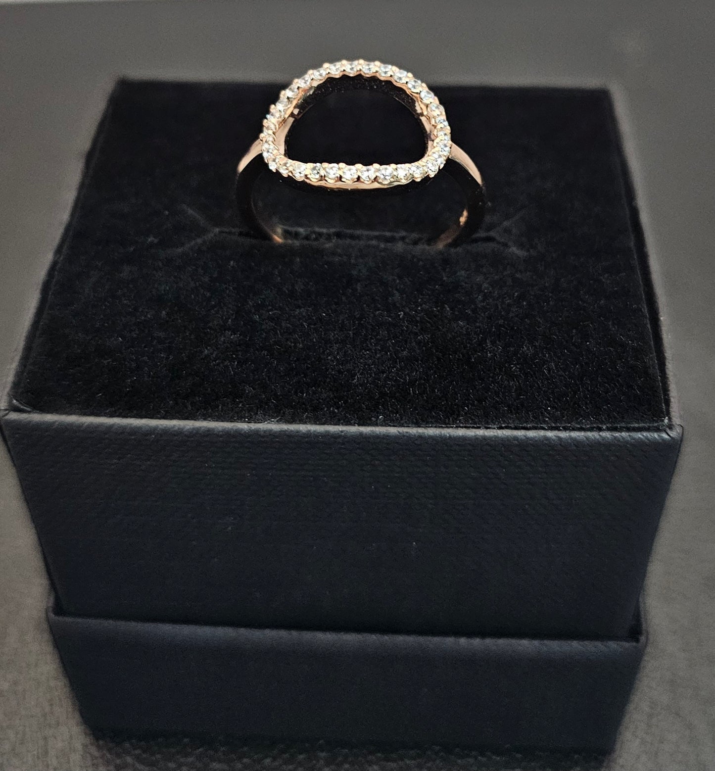 Open hollow women's ring