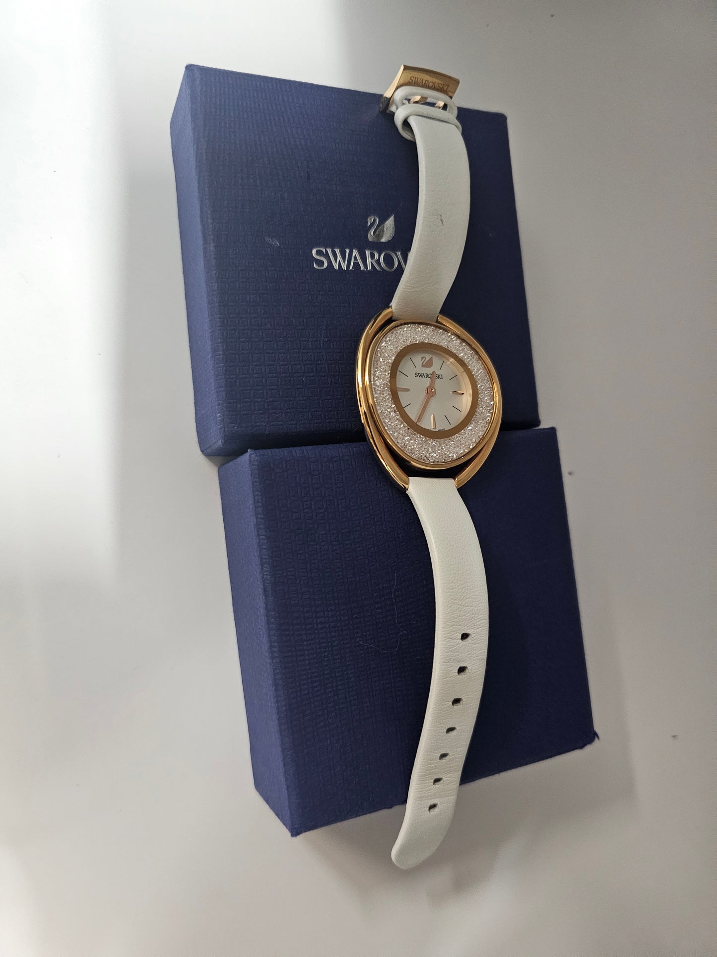 Swarovski crystalline watch