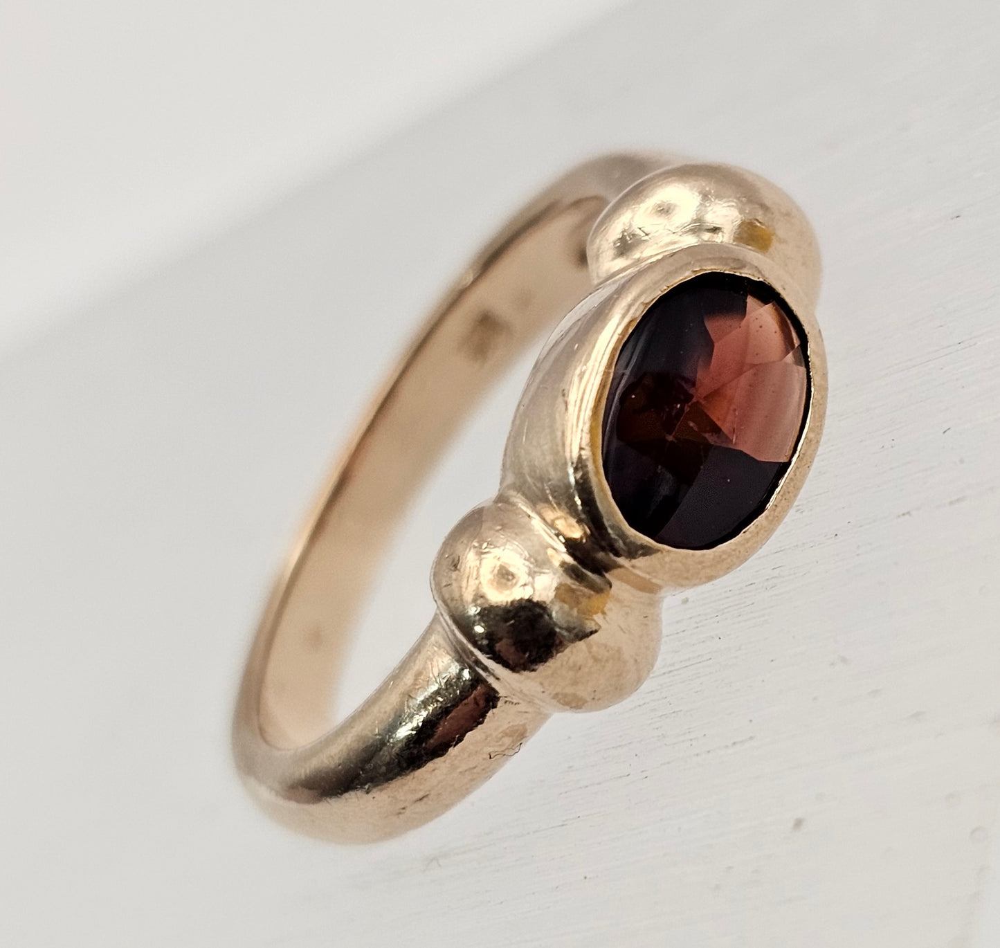 Garnet 9ct rose gold ring