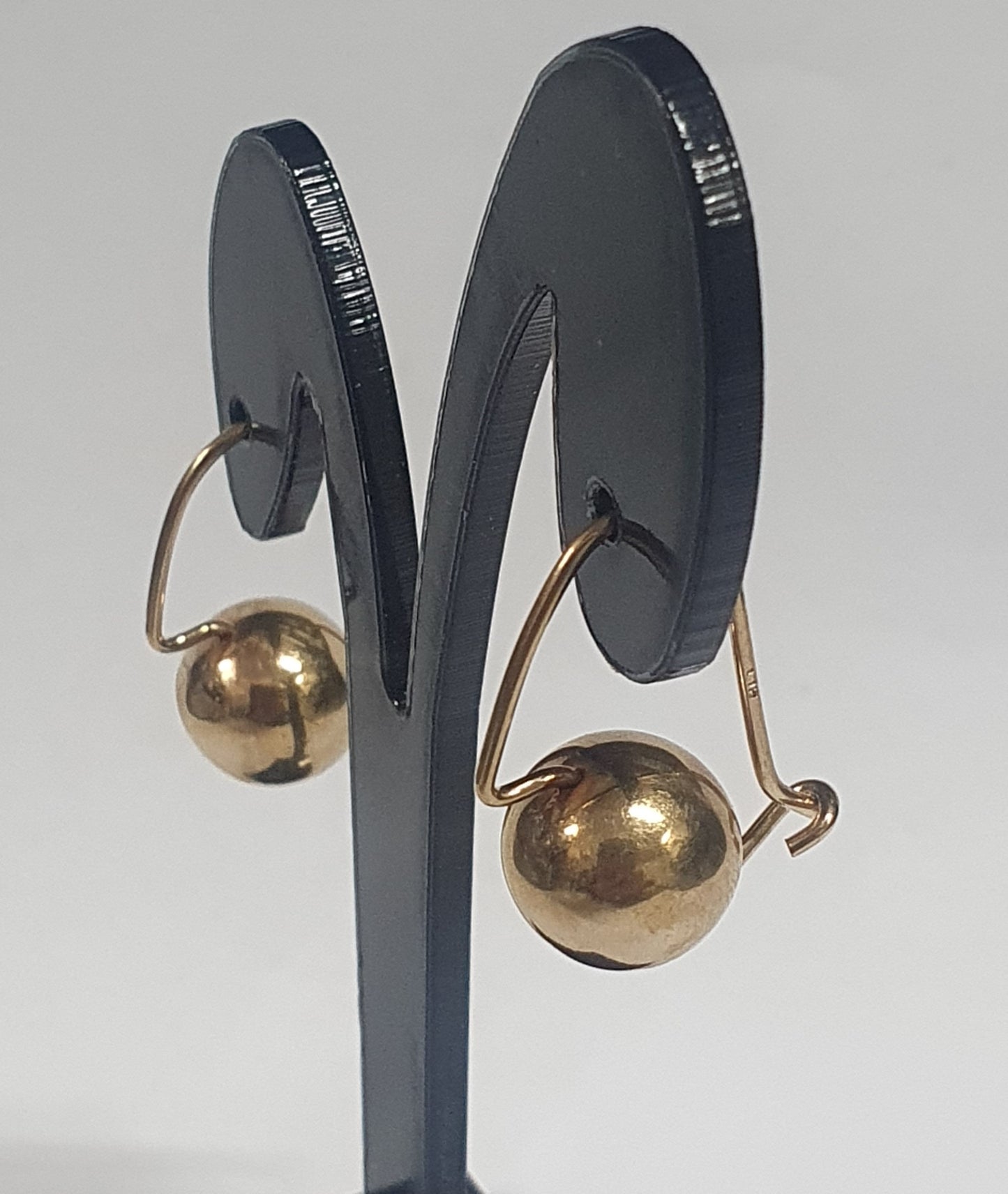 9ct  yellow gold ball earwire earing