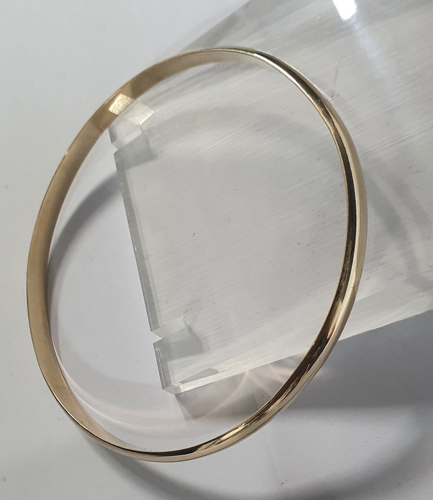 New Solid 9ct yellow gold bangle