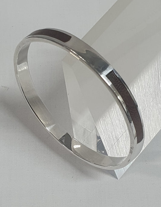 Solid sterling silver (925) bangle