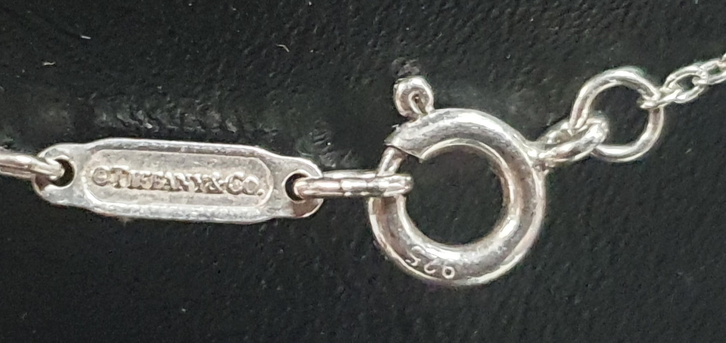 Very Pretty Authentic Tiffany & Co necklace with pendant (925) sterling silver