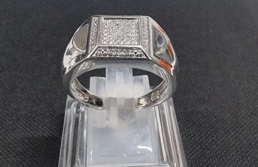 925 sterling silver mens ring with diamond chip on the top