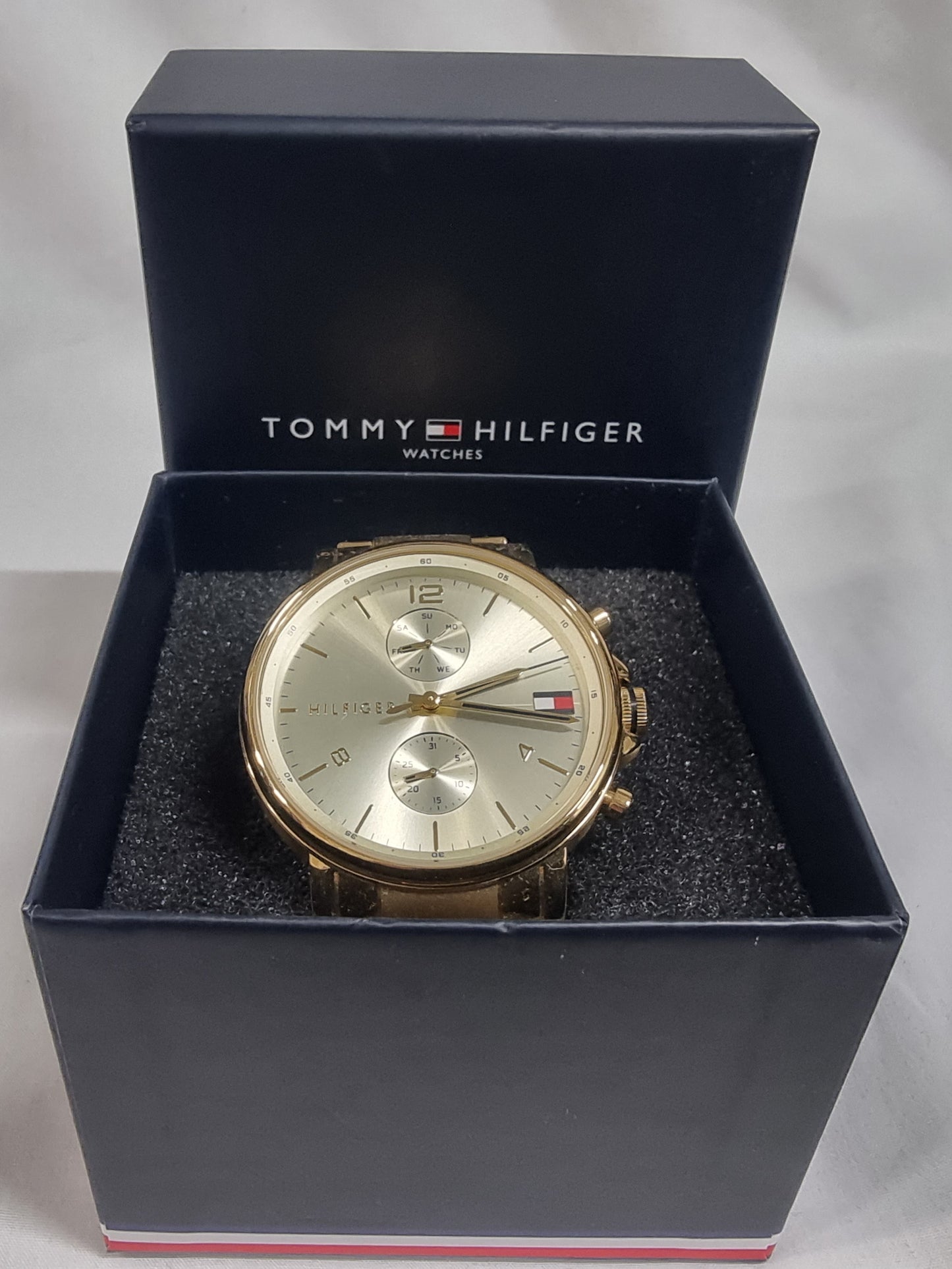 Tommy hilfiger mens watch