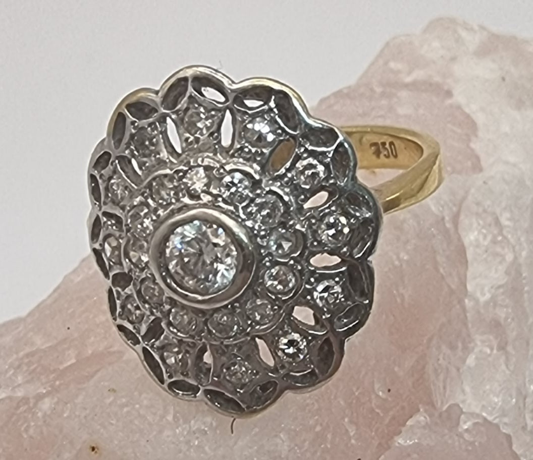 Vintage look clusterd diamond ring 18ct gold