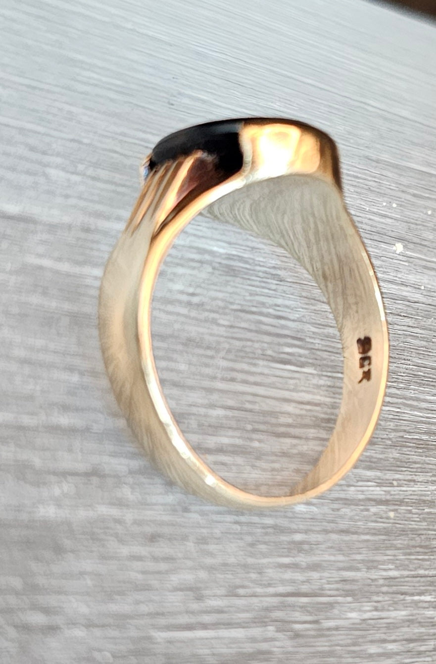 9 ct yellow gold ring