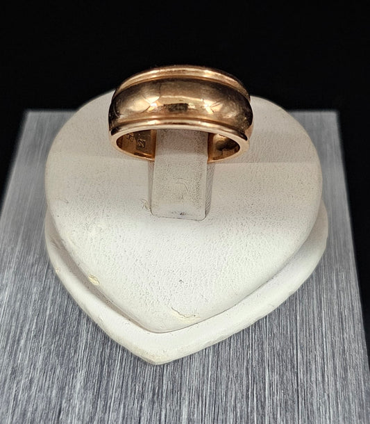 9 ct rose gold ring