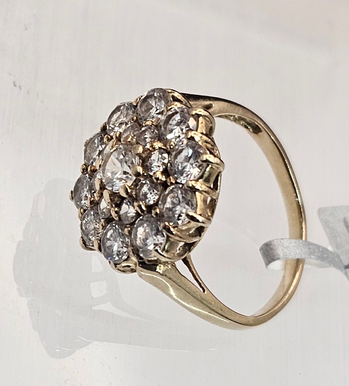 Cubic zirconia cluster 14ct  gold ring