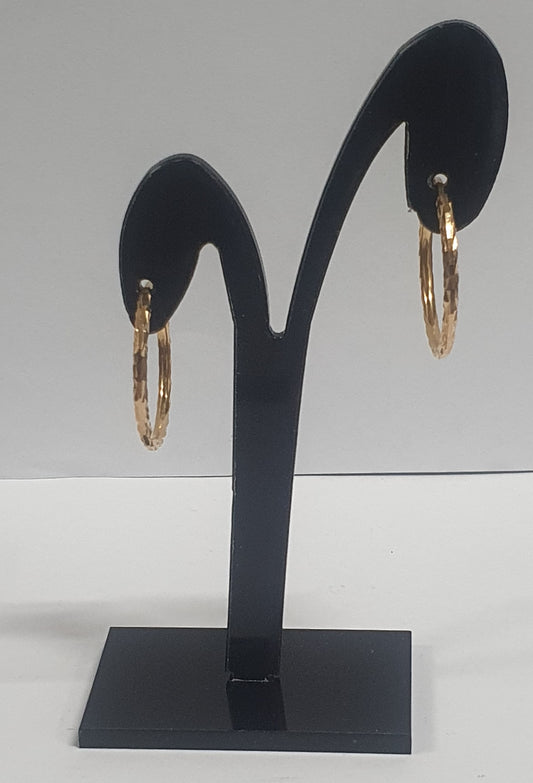 18ct gold hoop earing